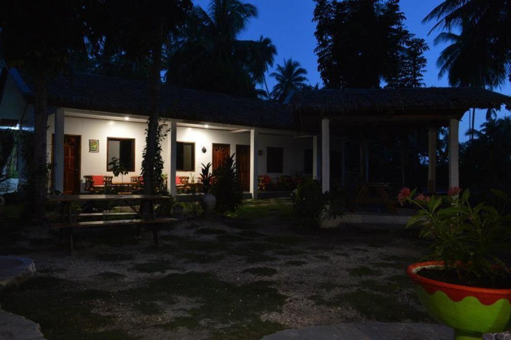 Neptune Diving Resort Santander Exterior photo