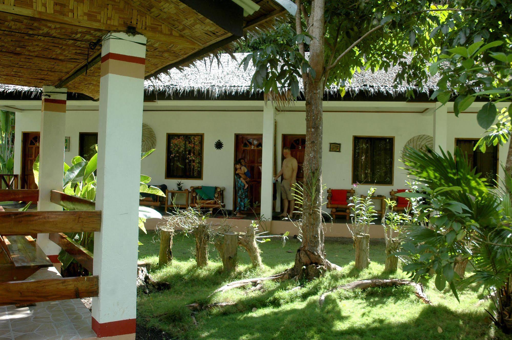 Neptune Diving Resort Santander Exterior photo